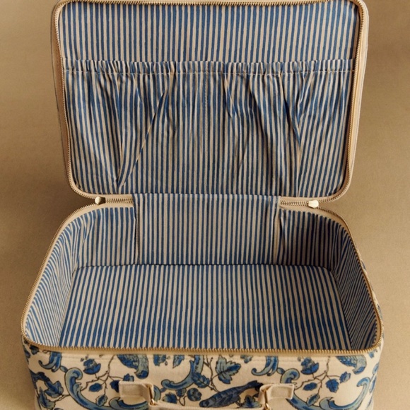 Sézane x Antoinette Poisson Collab Blue Floral Bird Travel Bag/Suitcase - Picture 2 of 3